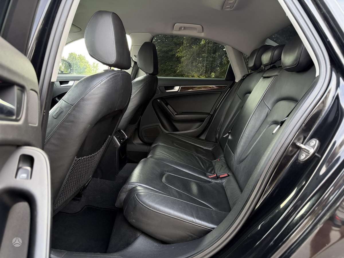 Audi A4, 2.0 l., Седан
