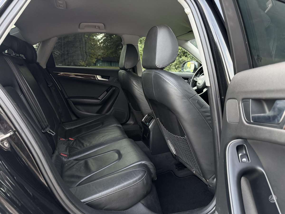 Audi A4, 2.0 l., Седан