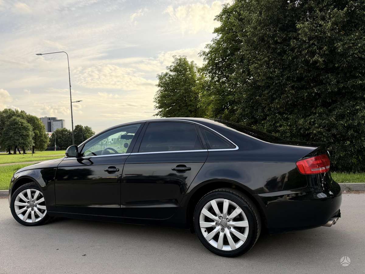 Audi A4, 2.0 l., Седан