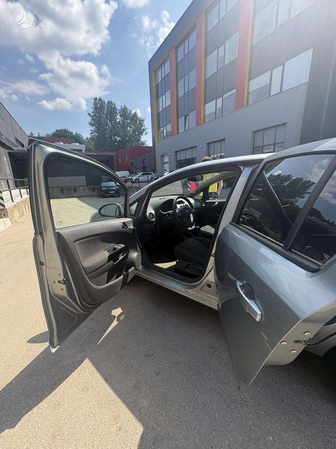 Opel Corsa, 1.3 l., Хэтчбек