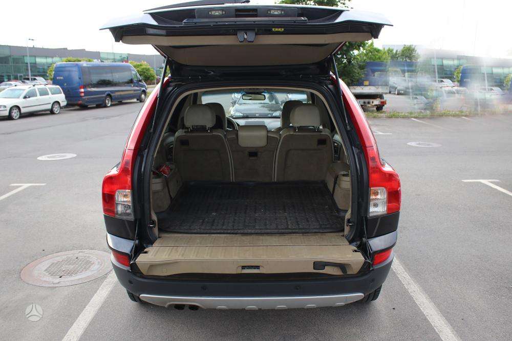 Volvo XC90, off-road / crossover