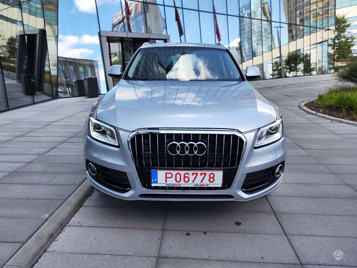 Audi Q5, 2.0 l., off-road / crossover