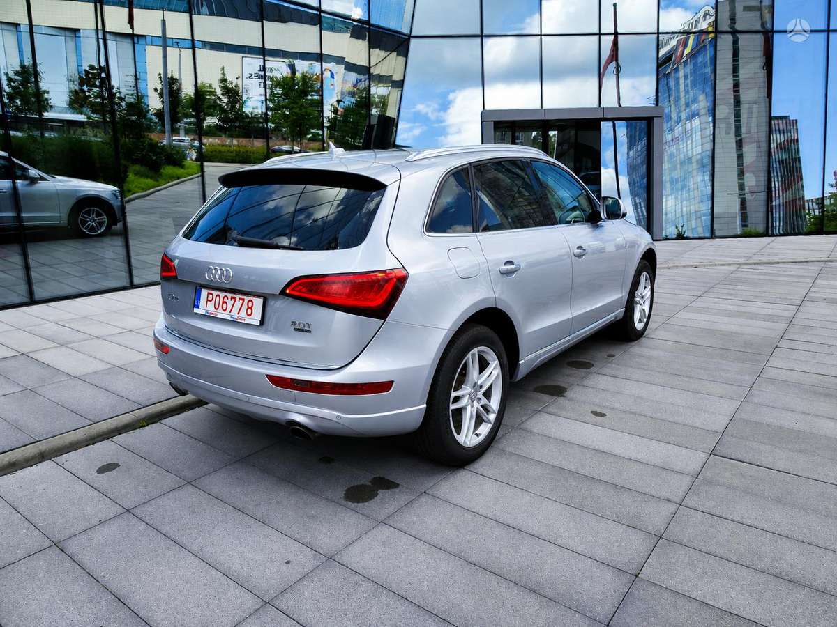 Audi Q5, 2.0 l., off-road / crossover