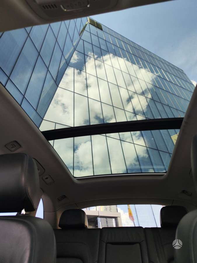 Audi Q5, 2.0 l., off-road / crossover