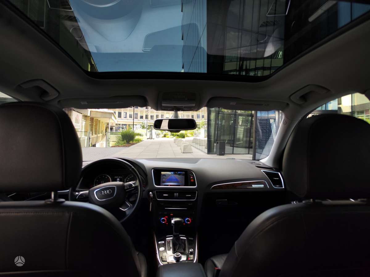 Audi Q5, 2.0 l., off-road / crossover