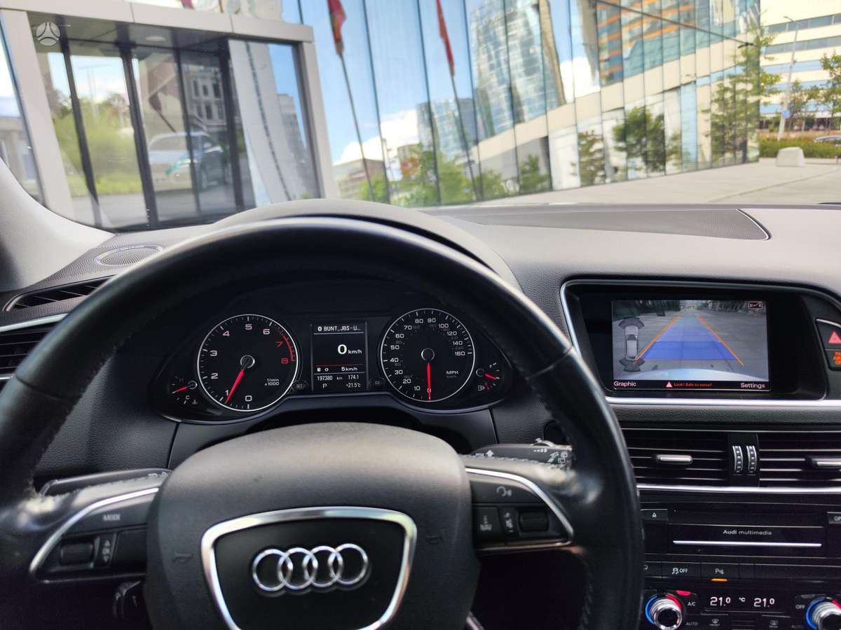 Audi Q5, 2.0 l., off-road / crossover
