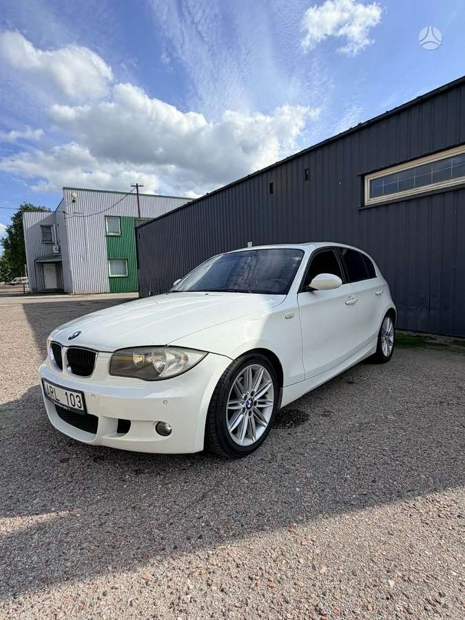 BMW 120, Хэтчбек