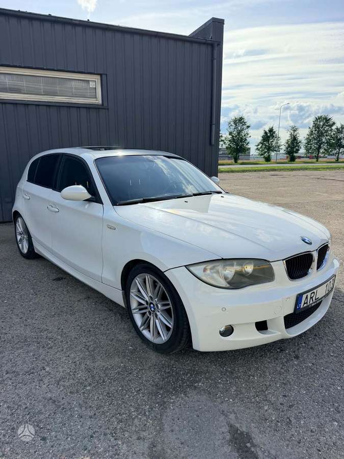 BMW 120, Хэтчбек