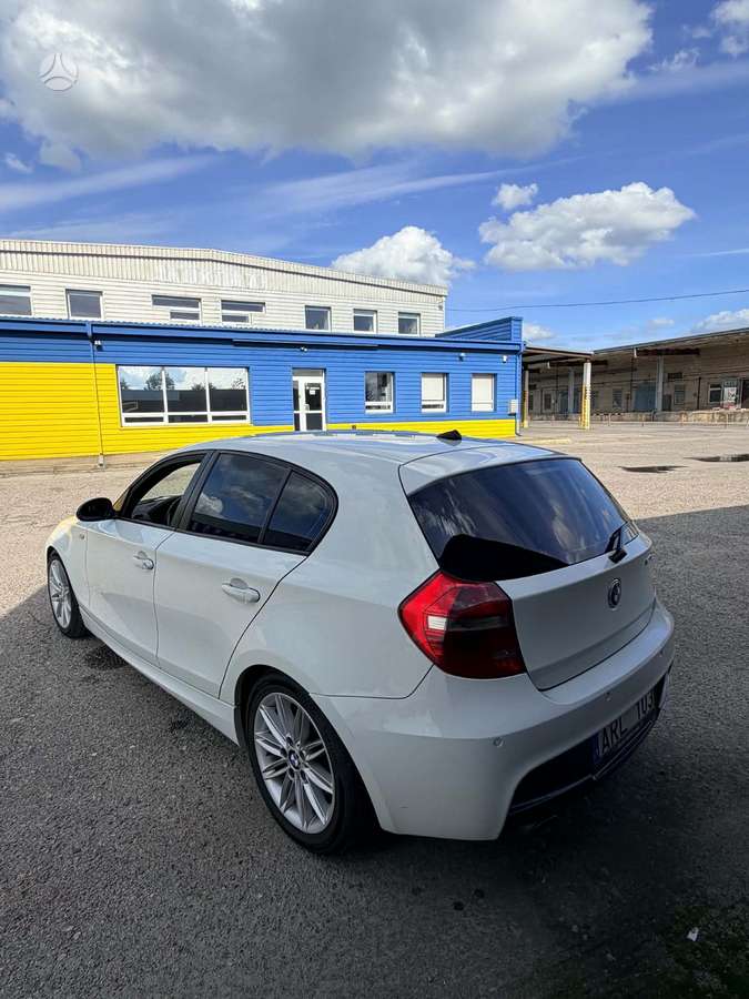 BMW 120, Хэтчбек