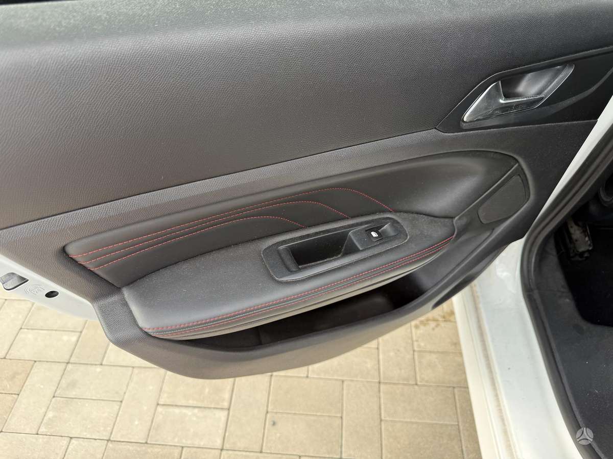 Peugeot 308, 1.2 l., Хэтчбек