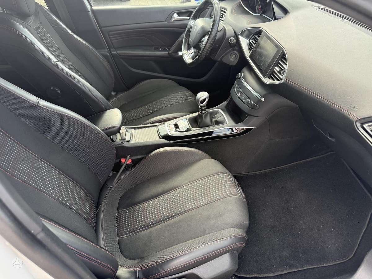 Peugeot 308, 1.2 l., Хэтчбек
