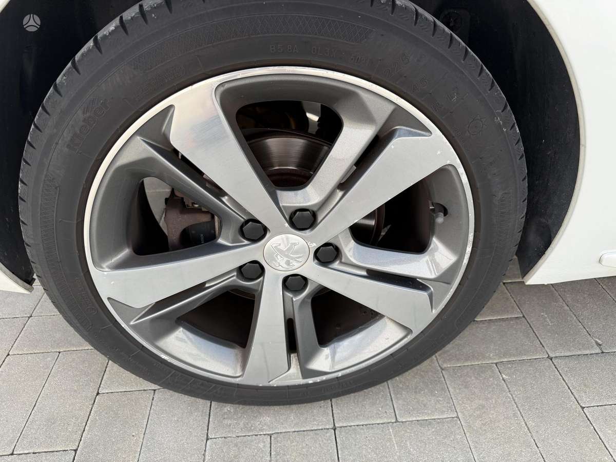Peugeot 308, 1.2 l., Хэтчбек