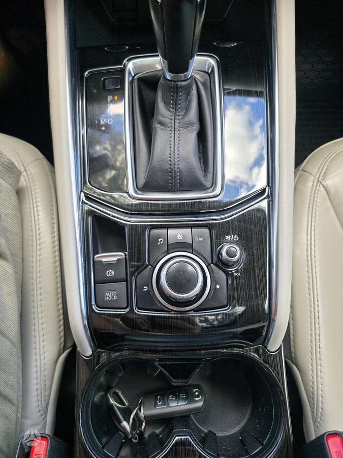 Mazda CX-5, 2.2 l., off-road / crossover
