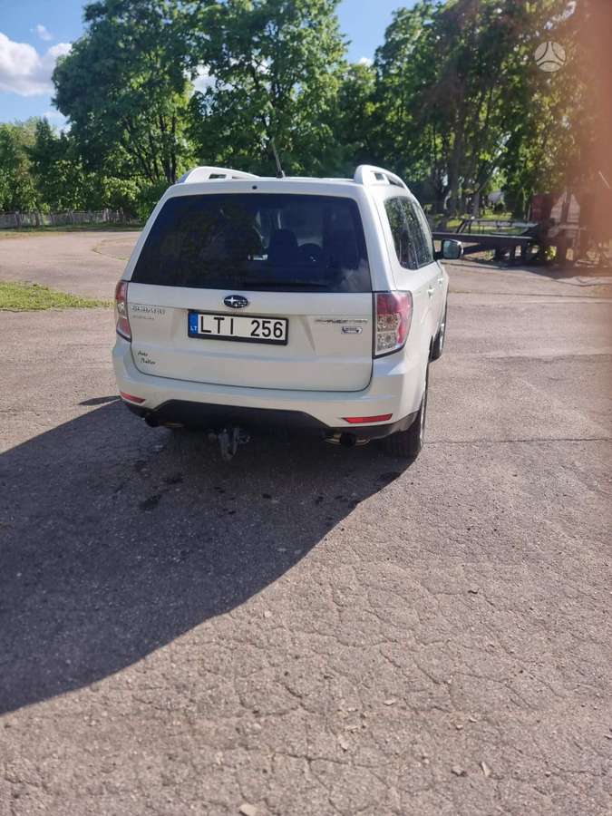 Subaru Forester, 2.0 l., off-road / crossover