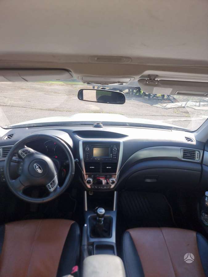 Subaru Forester, 2.0 l., Внедорожник / Кроссовер