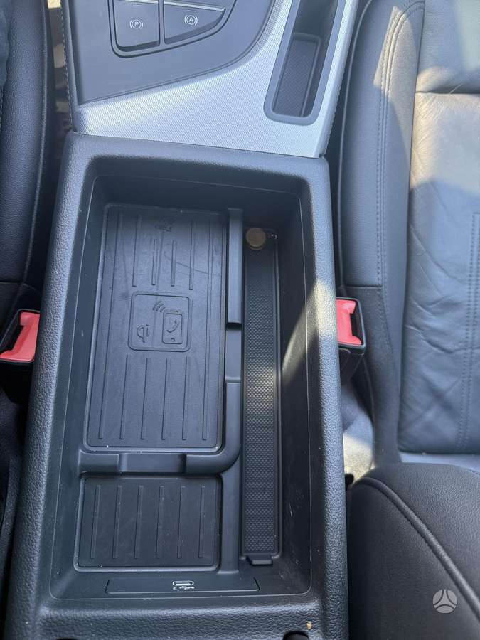 Audi A4, 2.0 l., Седан