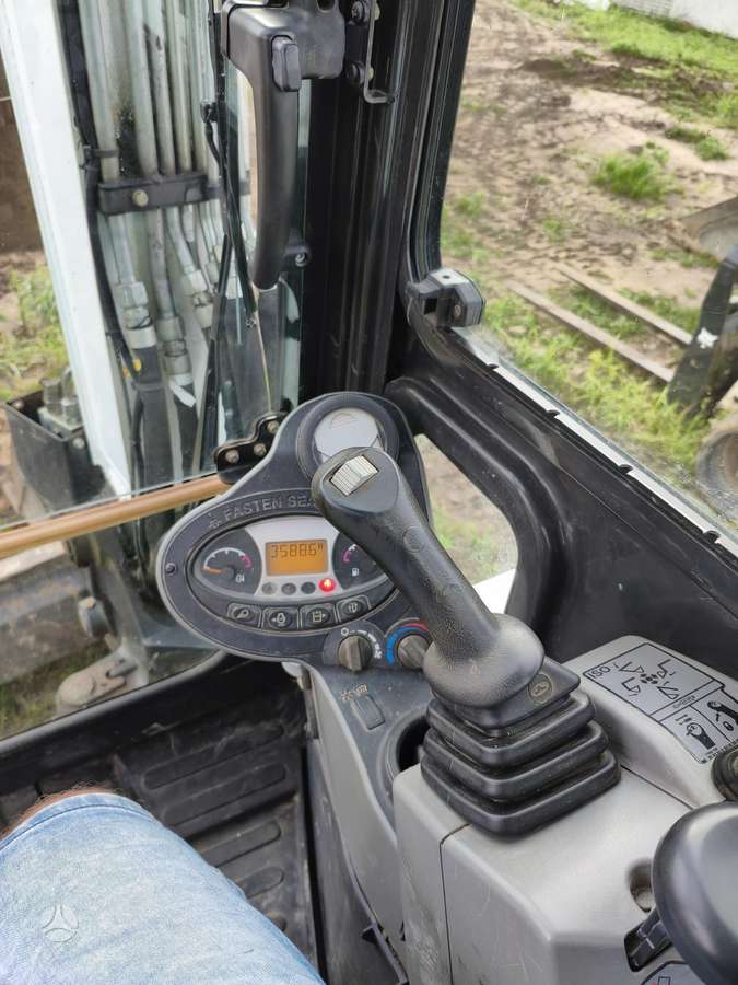 Bobcat E45, mini excavator