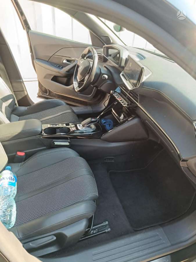 Peugeot 2008 - 4