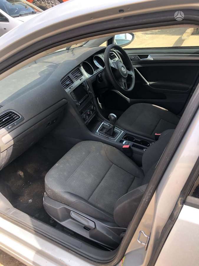 Volkswagen Golf Dalimis
