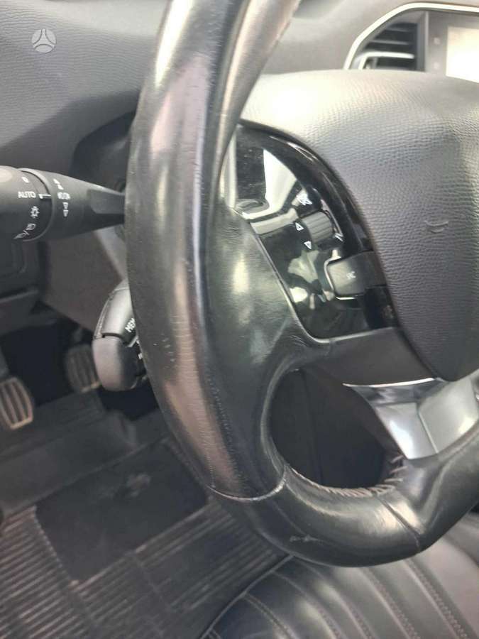 Peugeot 308, 1.6 l., hatchback