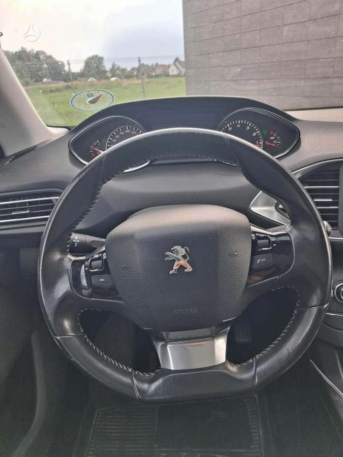 Peugeot 308, 1.6 l., hatchback