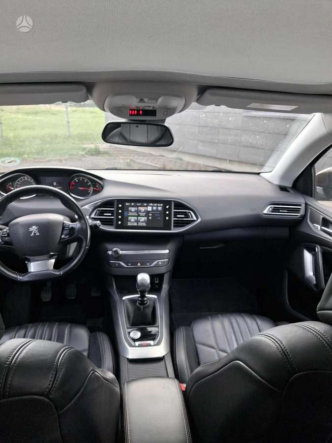 Peugeot 308, 1.6 l., hatchback