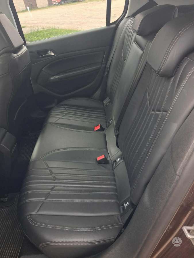 Peugeot 308, 1.6 l., hatchback