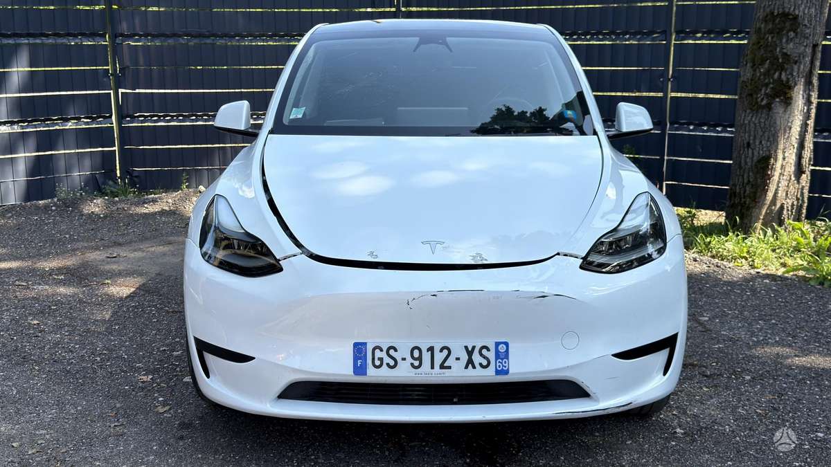 Tesla Model Y, 60 kWh, hatchback
