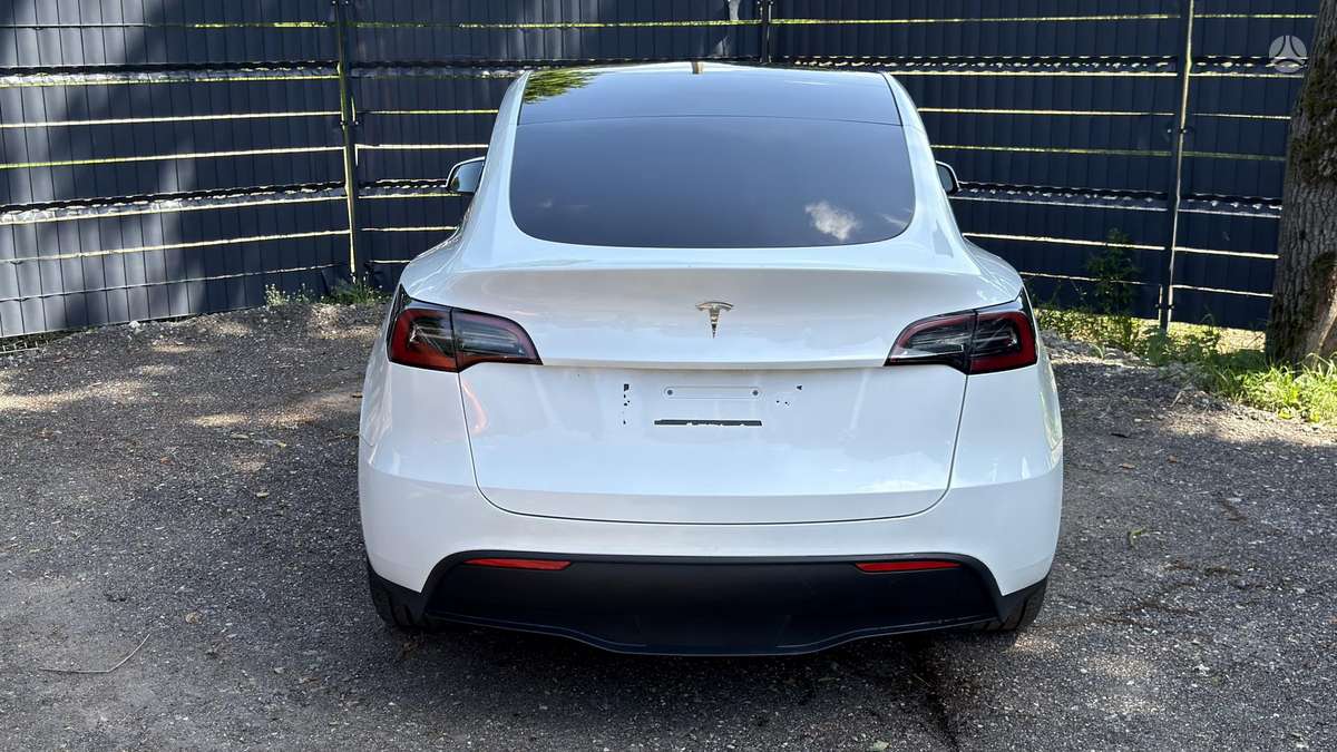 Tesla Model Y, 60 kWh, hatchback
