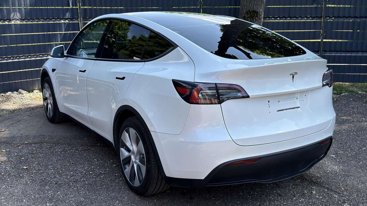 Tesla Model Y, 60 kWh, hatchback