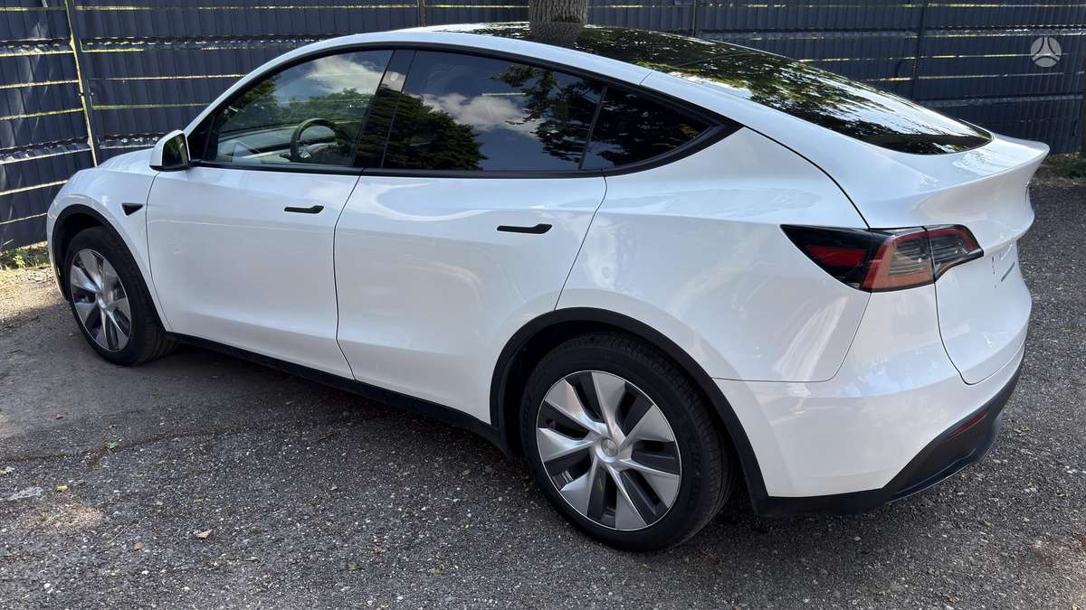 Tesla Model Y, 60 kWh, hatchback