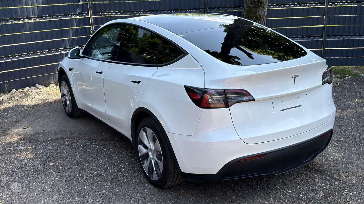 Tesla Model Y, 60 kWh, hatchback