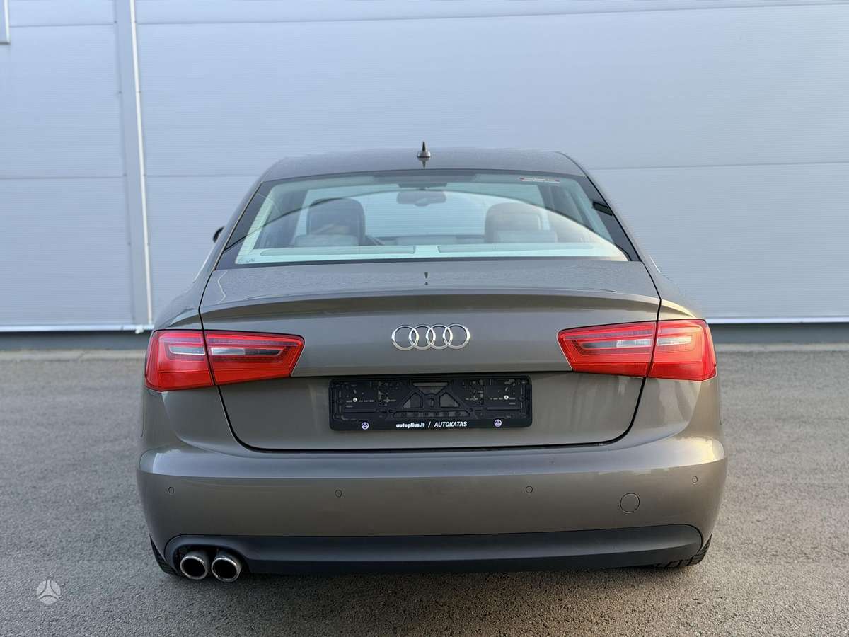 Audi A6, 2.0 l., Седан