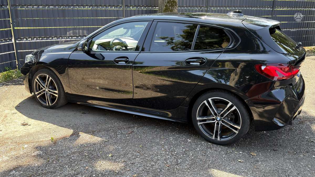 BMW 118, 2.0 l., hatchback