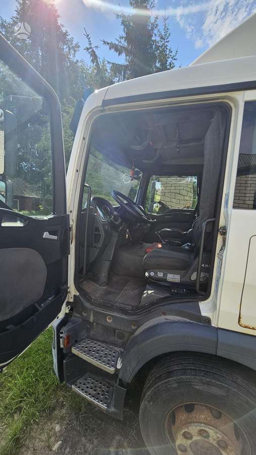MAN TGM 15.280, isothermal trucks