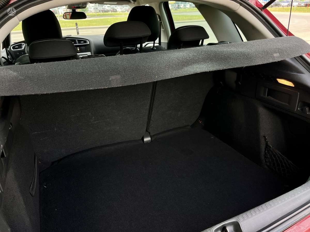 Citroen C4, 1.6 l., hatchback