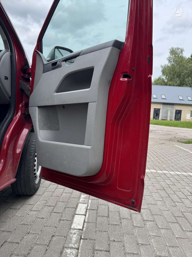 Volkswagen Transporter - 11