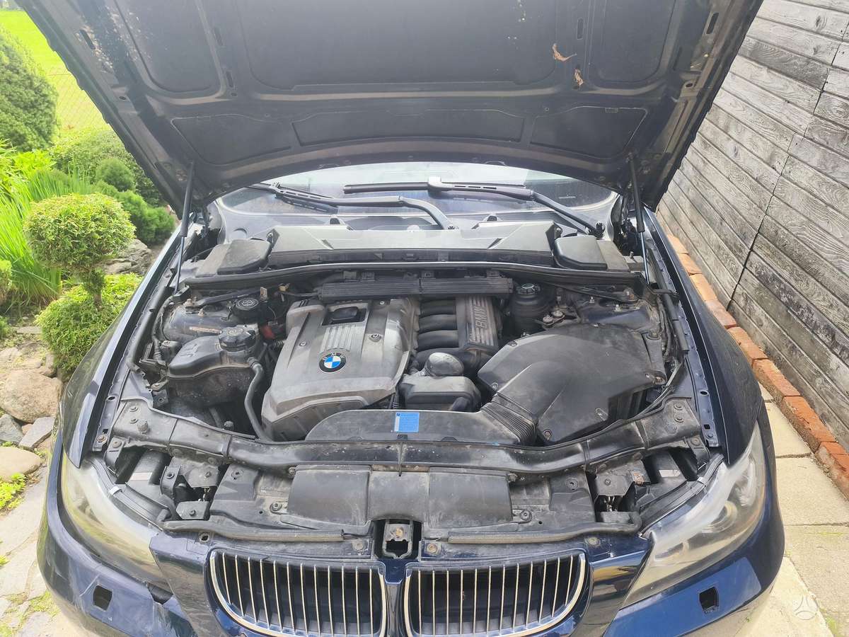 BMW 325, 2.5 l., Седан