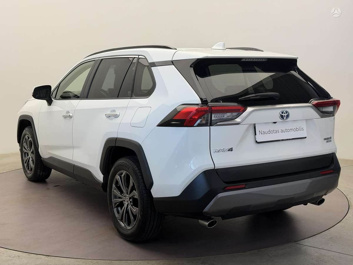 Toyota RAV4 - 6