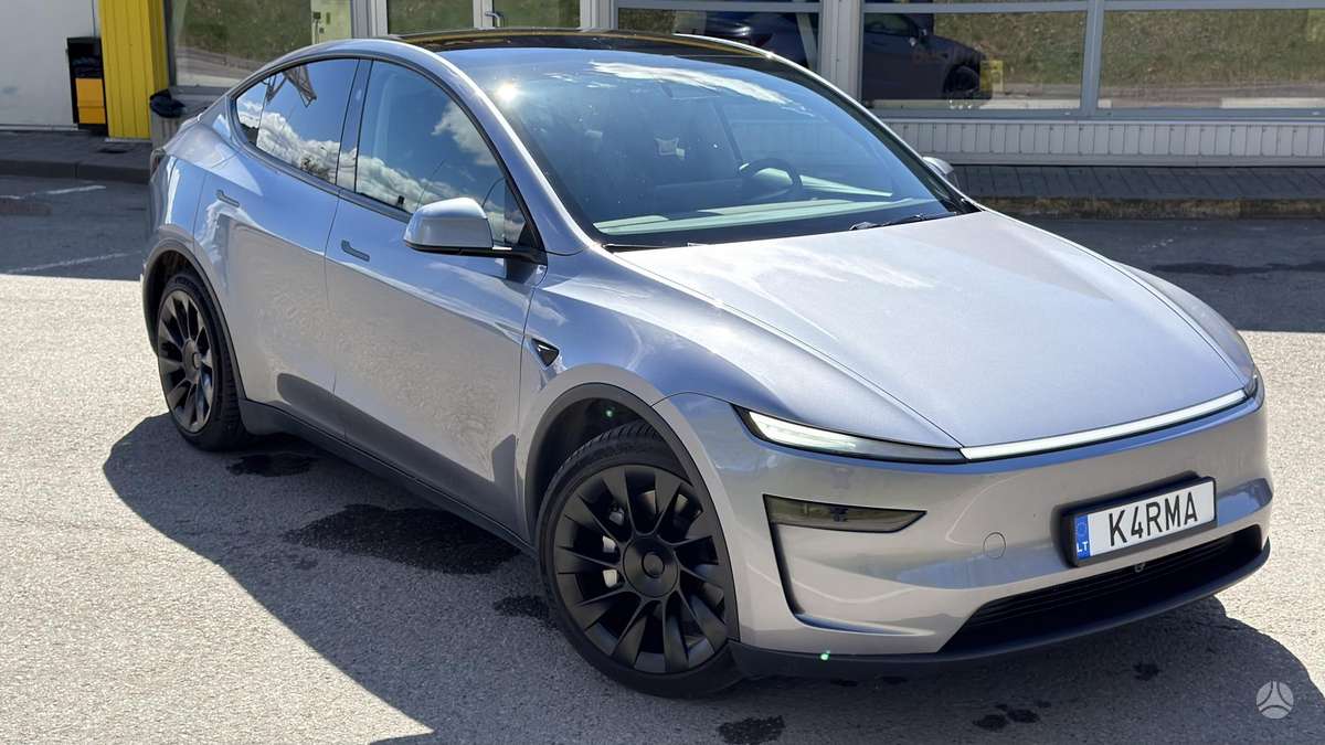 Tesla Model Y, 82 kWh, hatchback