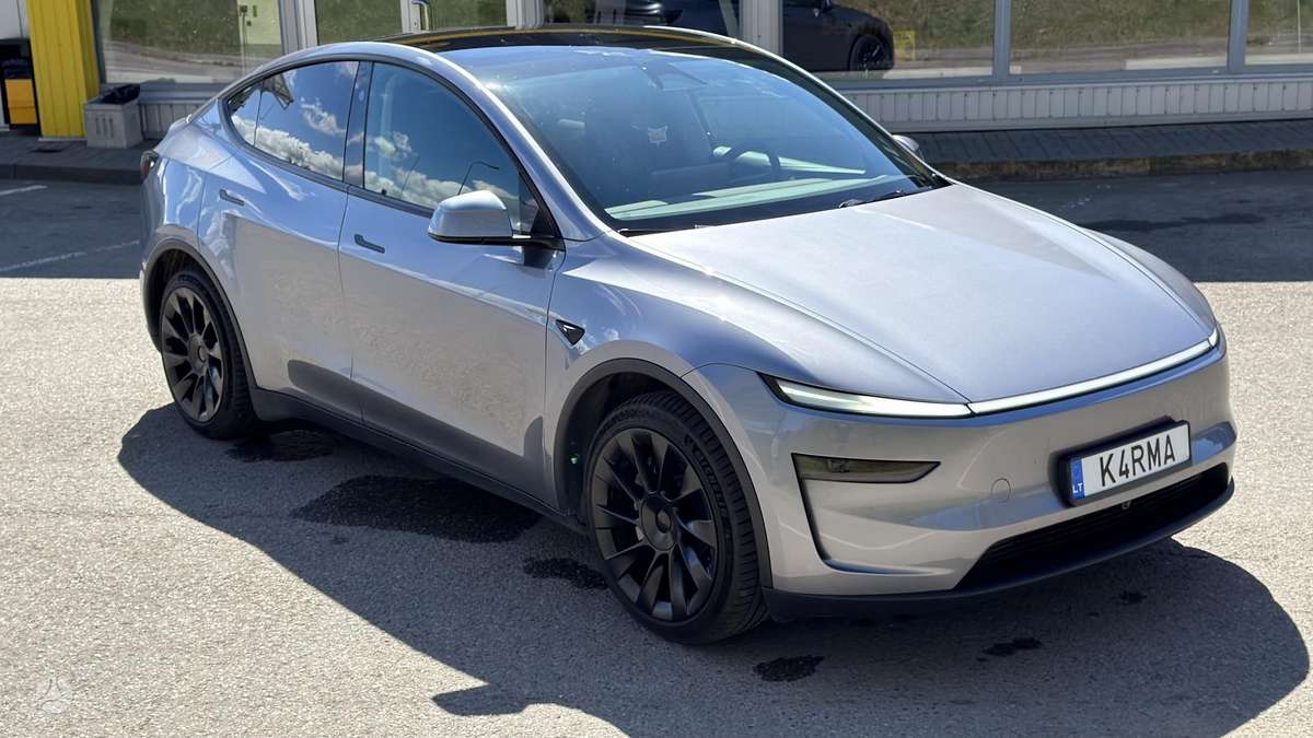 Tesla Model Y, 82 kWh, hatchback