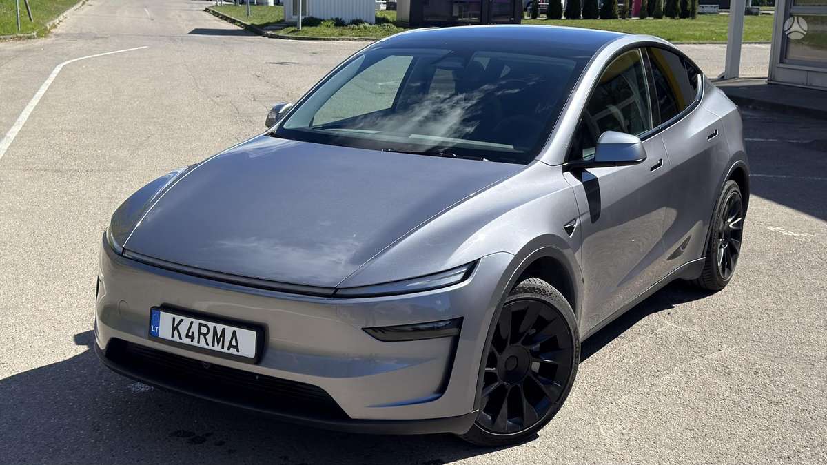 Tesla Model Y, 82 kWh, hatchback