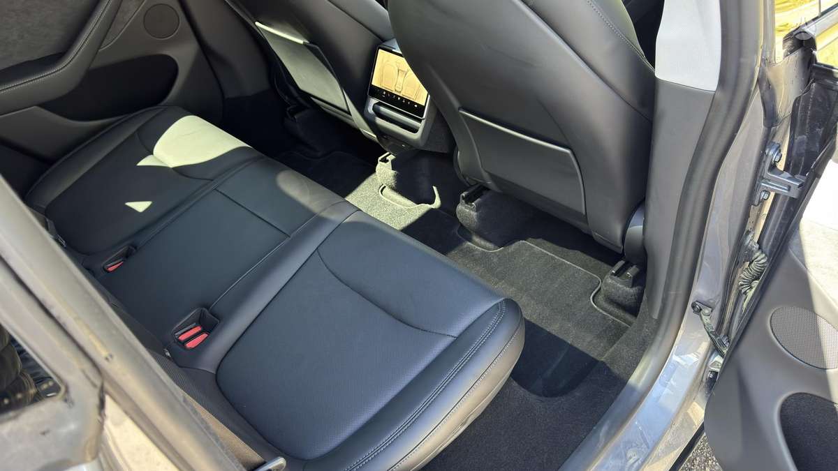 Tesla Model Y, 82 кВт·ч, Хэтчбек