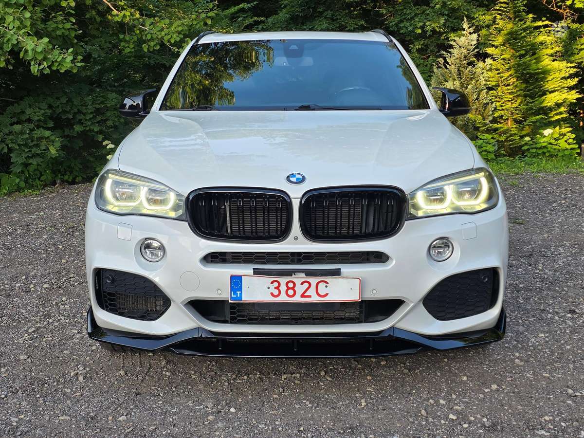 BMW X5, 4.4 l., off-road / crossover