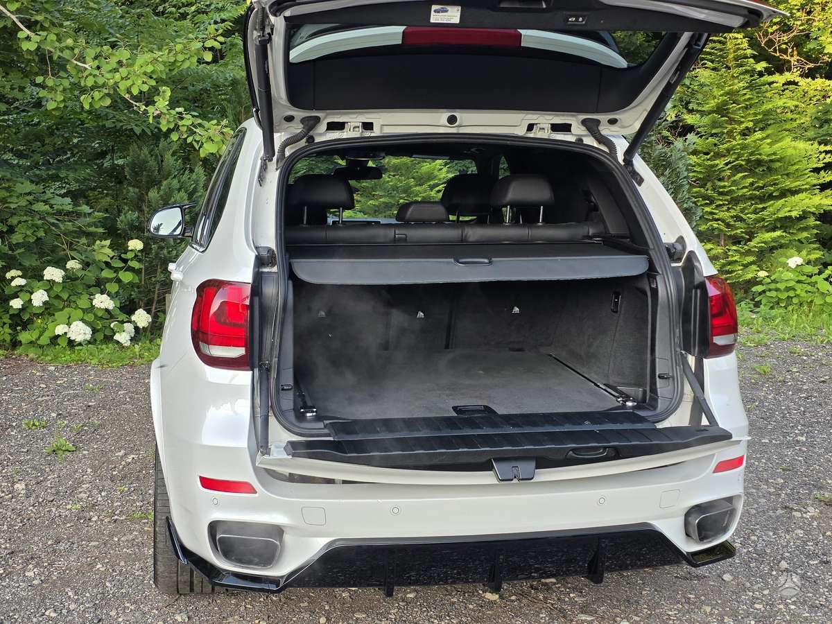 BMW X5, 4.4 l., off-road / crossover