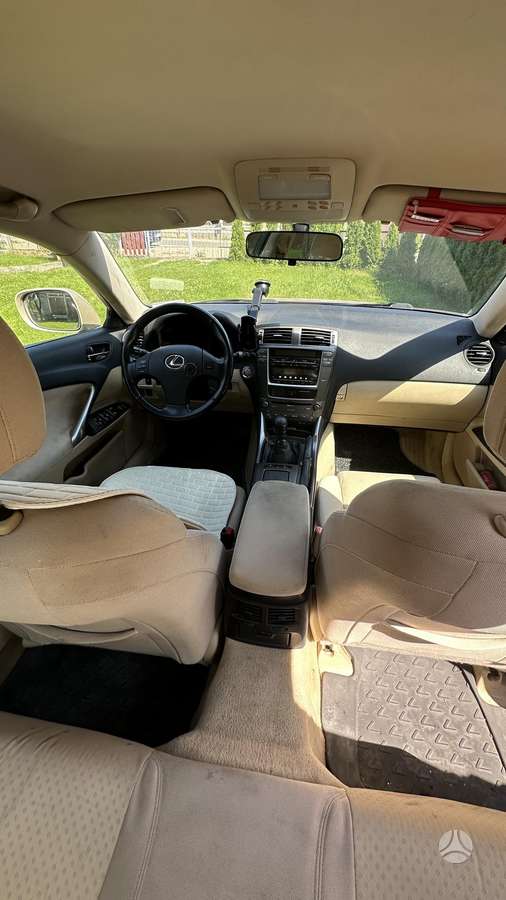 Lexus IS 220, 2.2 l., Седан