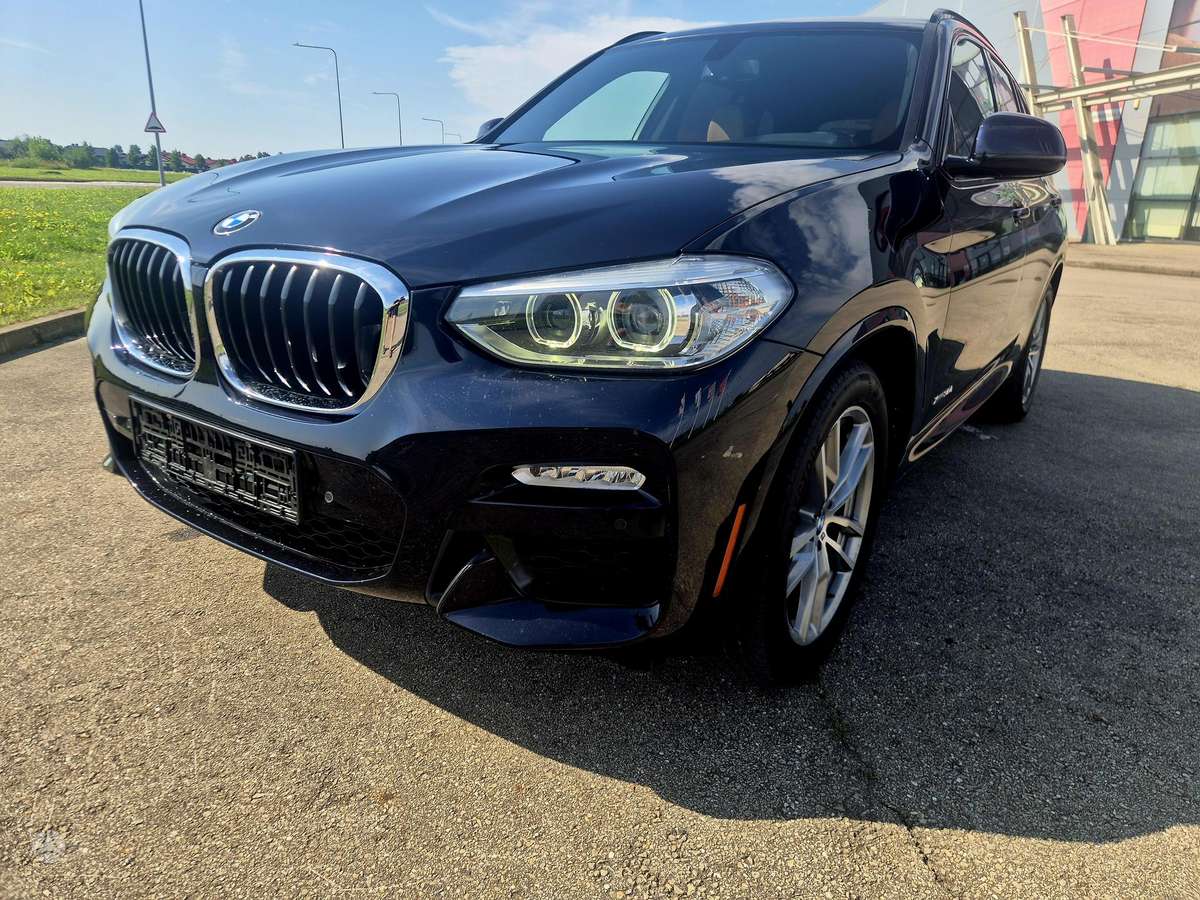 BMW X3, 2.0 l., off-road / crossover