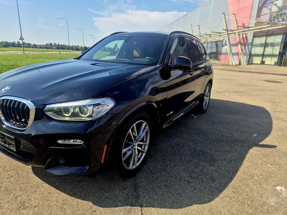 BMW X3, 2.0 l., off-road / crossover