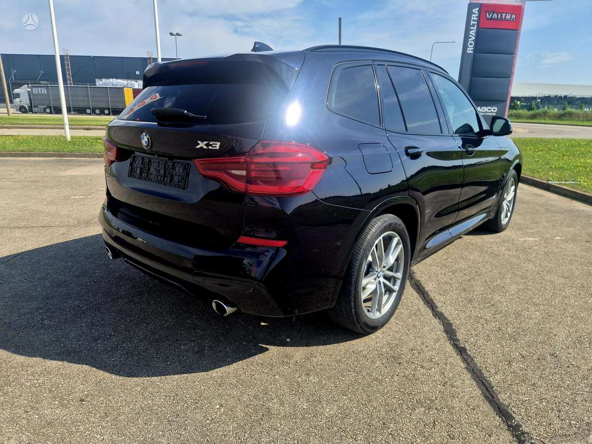 BMW X3, 2.0 l., off-road / crossover