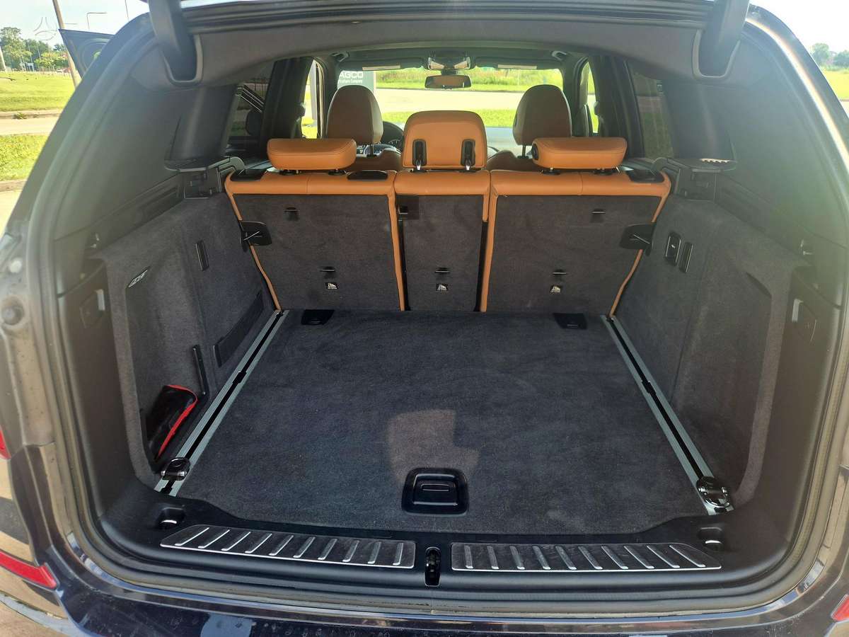 BMW X3, 2.0 l., off-road / crossover